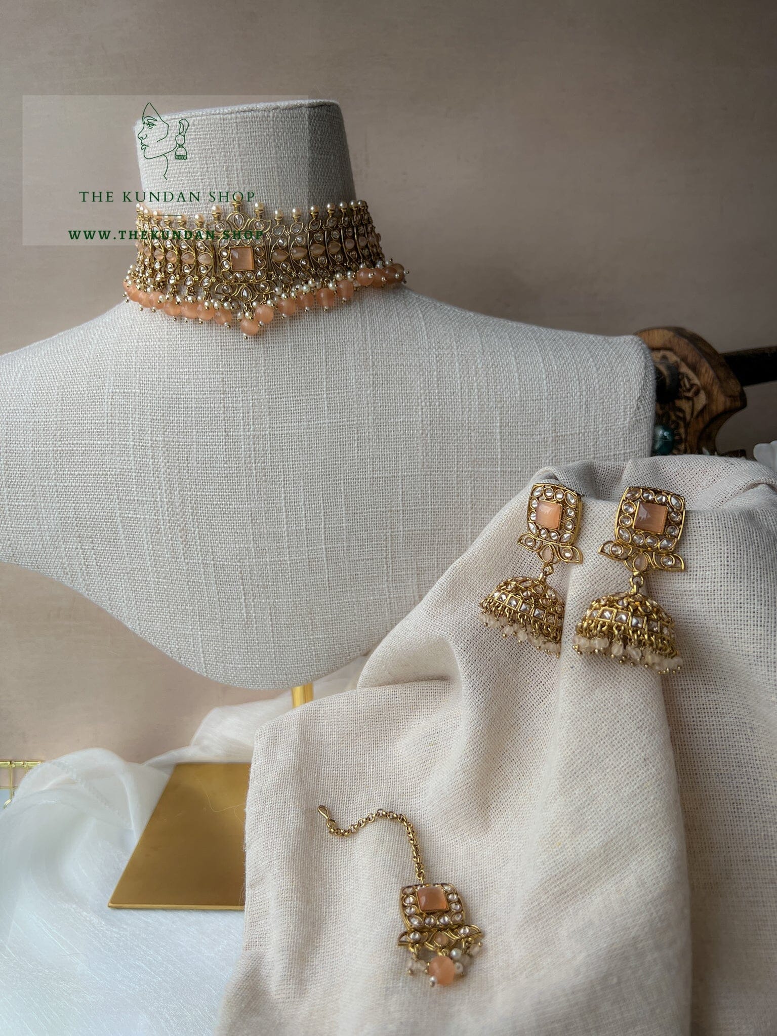 Vivid in Peach Necklace Sets THE KUNDAN SHOP 