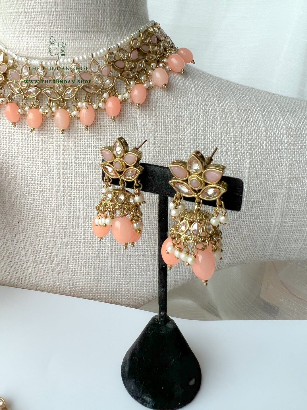 Focus in Peach Necklace Sets THE KUNDAN SHOP 