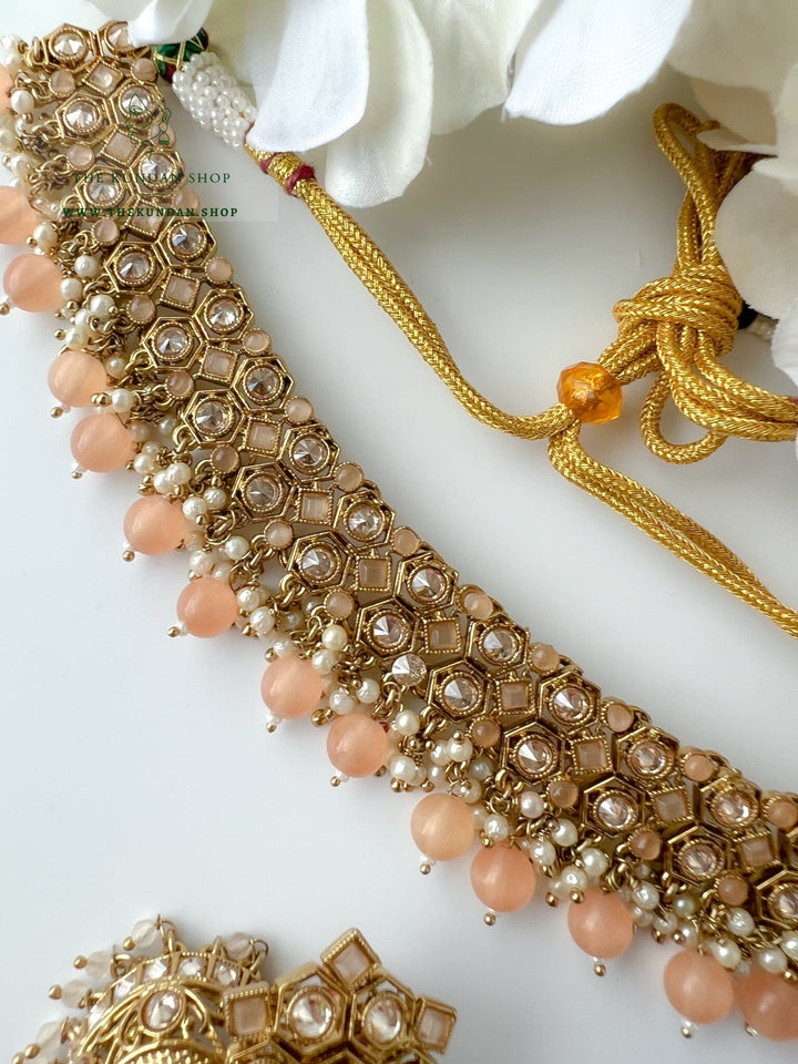 Keeper in Peach Necklace Sets THE KUNDAN SHOP 