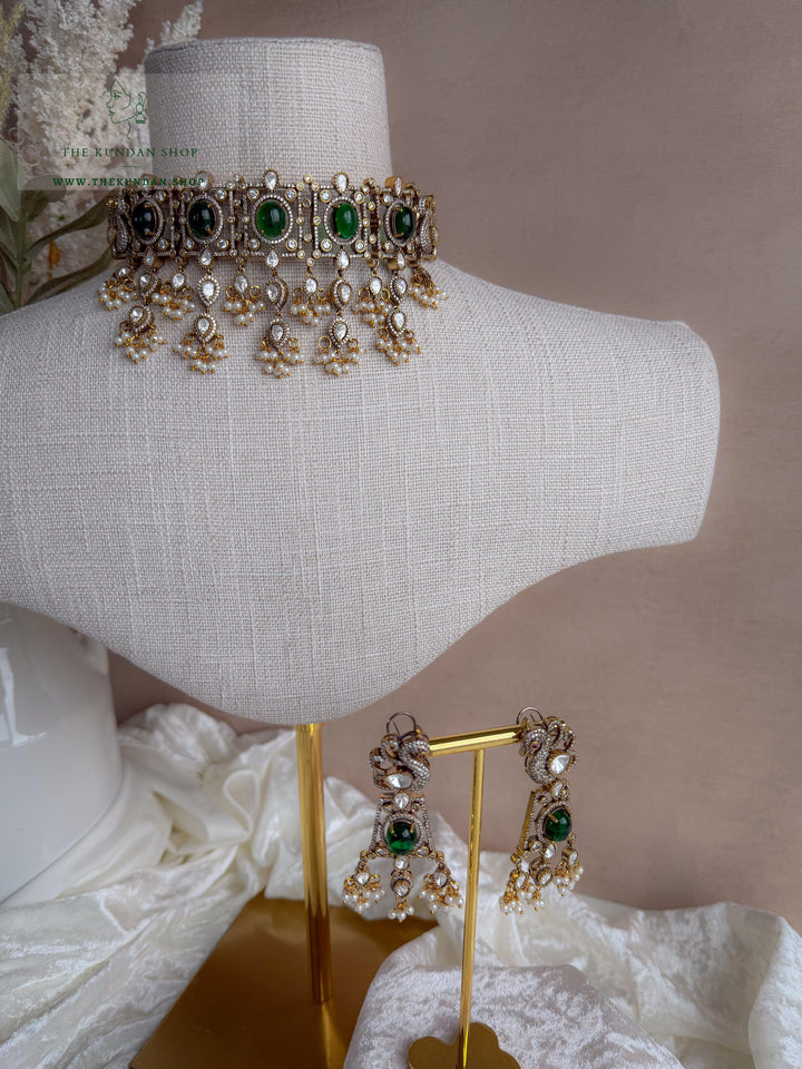 Jaded in Green Necklace Sets THE KUNDAN SHOP 