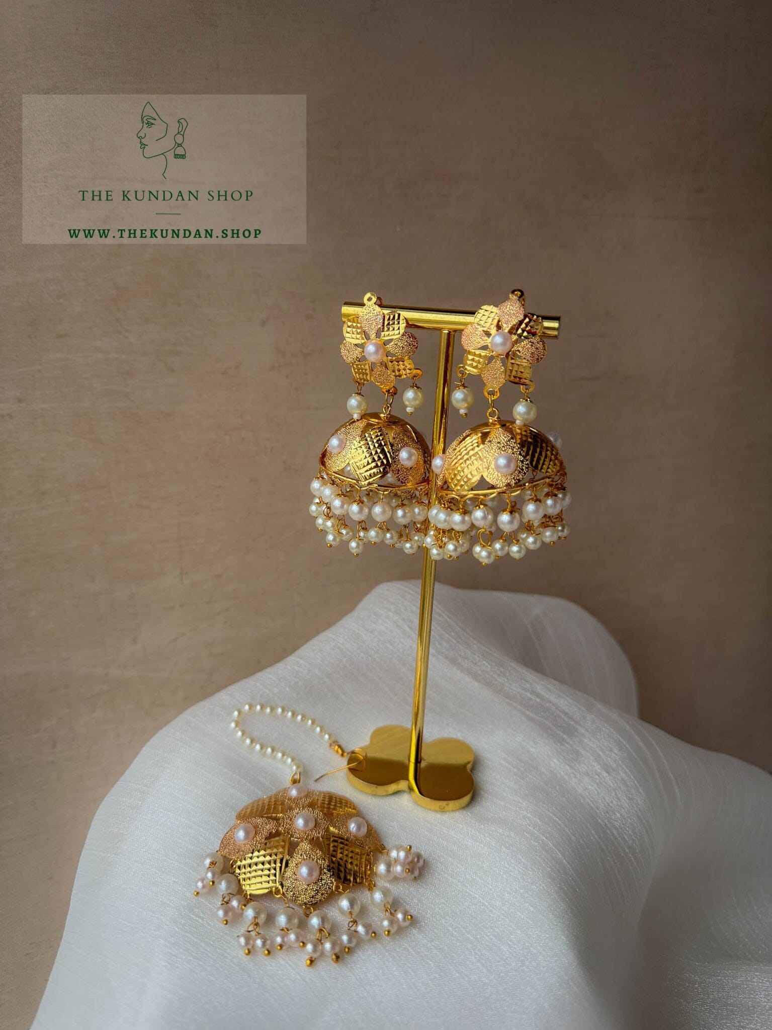 Handling in Pearls & Jadau Earrings + Tikka THE KUNDAN SHOP 