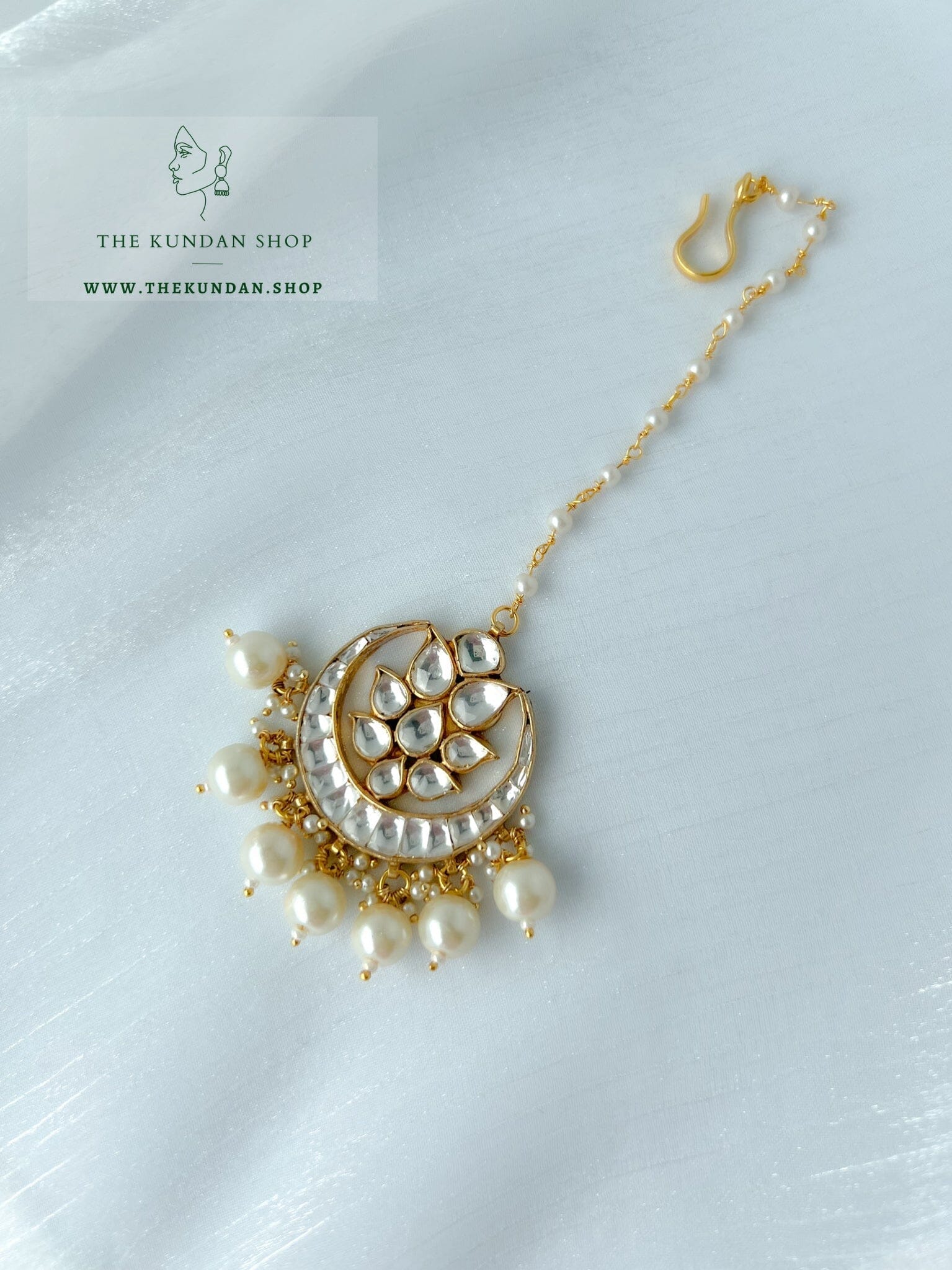 Floral Simple Tikka in Pearl Maangtikka THE KUNDAN SHOP 