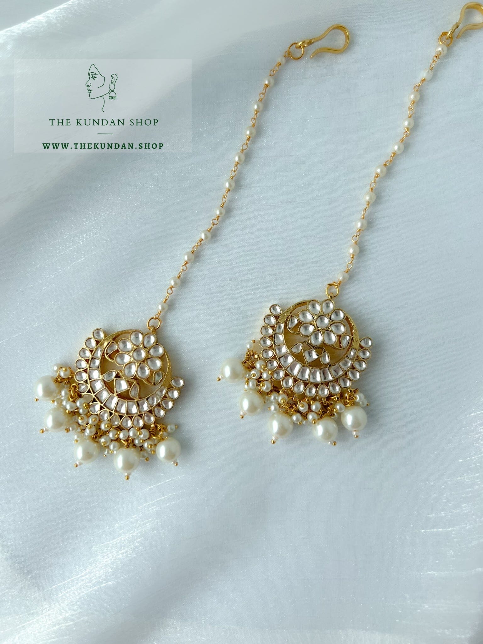 Floral Simple Tikka in Pearl Maangtikka THE KUNDAN SHOP Mini Kundan Stones 