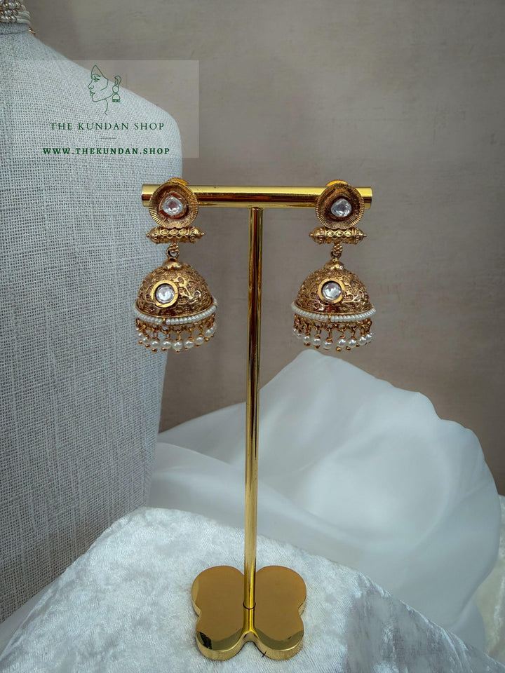 Pretty Telling // Pearl Necklace Sets THE KUNDAN SHOP 