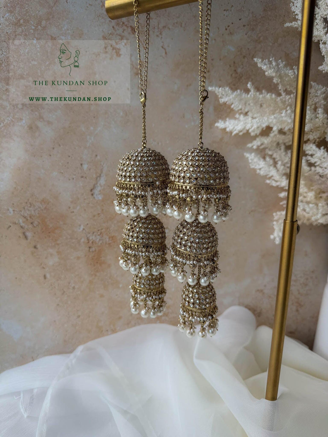 Dainty Drops in Pearl // Kaleeray Kaleeray THE KUNDAN SHOP 