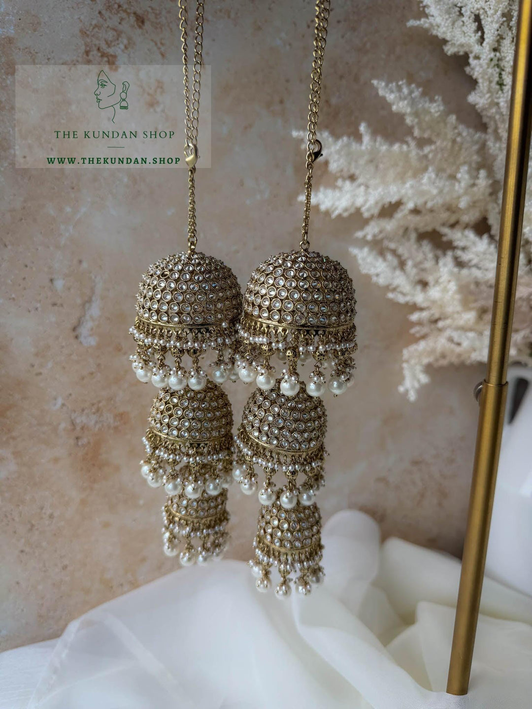 Dainty Drops in Pearl // Kaleeray Kaleeray THE KUNDAN SHOP 