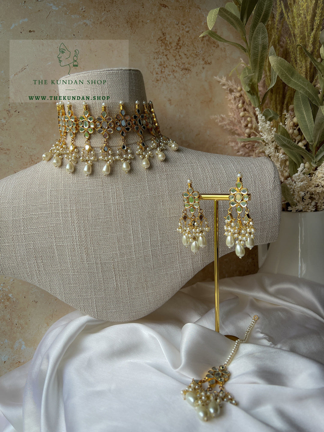Flower Mirrors in Pearl Necklace Sets THE KUNDAN SHOP 