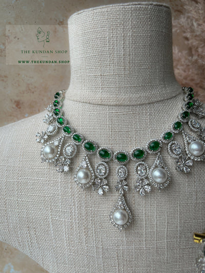 Meditative in Emerald Necklace Sets THE KUNDAN SHOP 