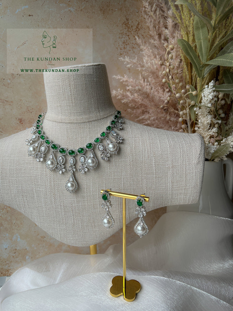 Meditative in Emerald Necklace Sets THE KUNDAN SHOP 