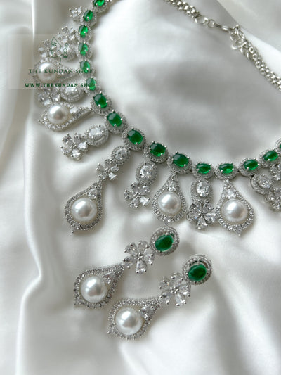 Meditative in Emerald Necklace Sets THE KUNDAN SHOP 