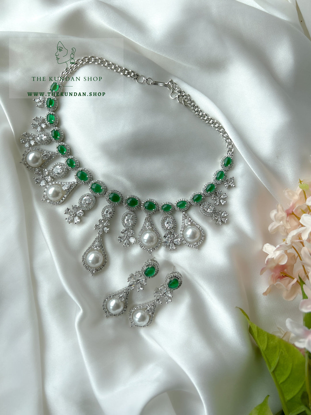 Meditative in Emerald Necklace Sets THE KUNDAN SHOP 