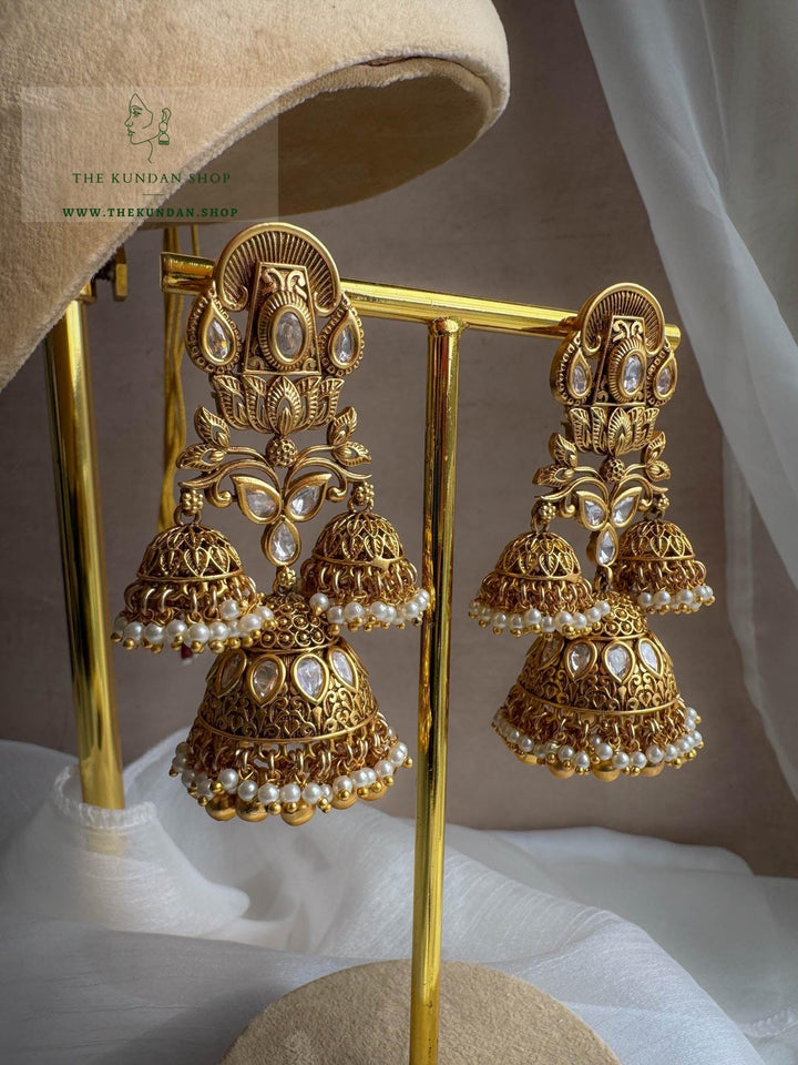 Daring Pendant in Antique Necklace Sets THE KUNDAN SHOP 