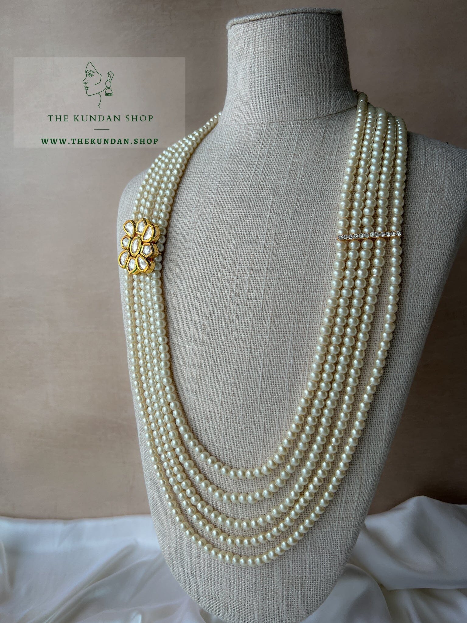 Kundan Pendant & White Mala Grooms Mala THE KUNDAN SHOP 