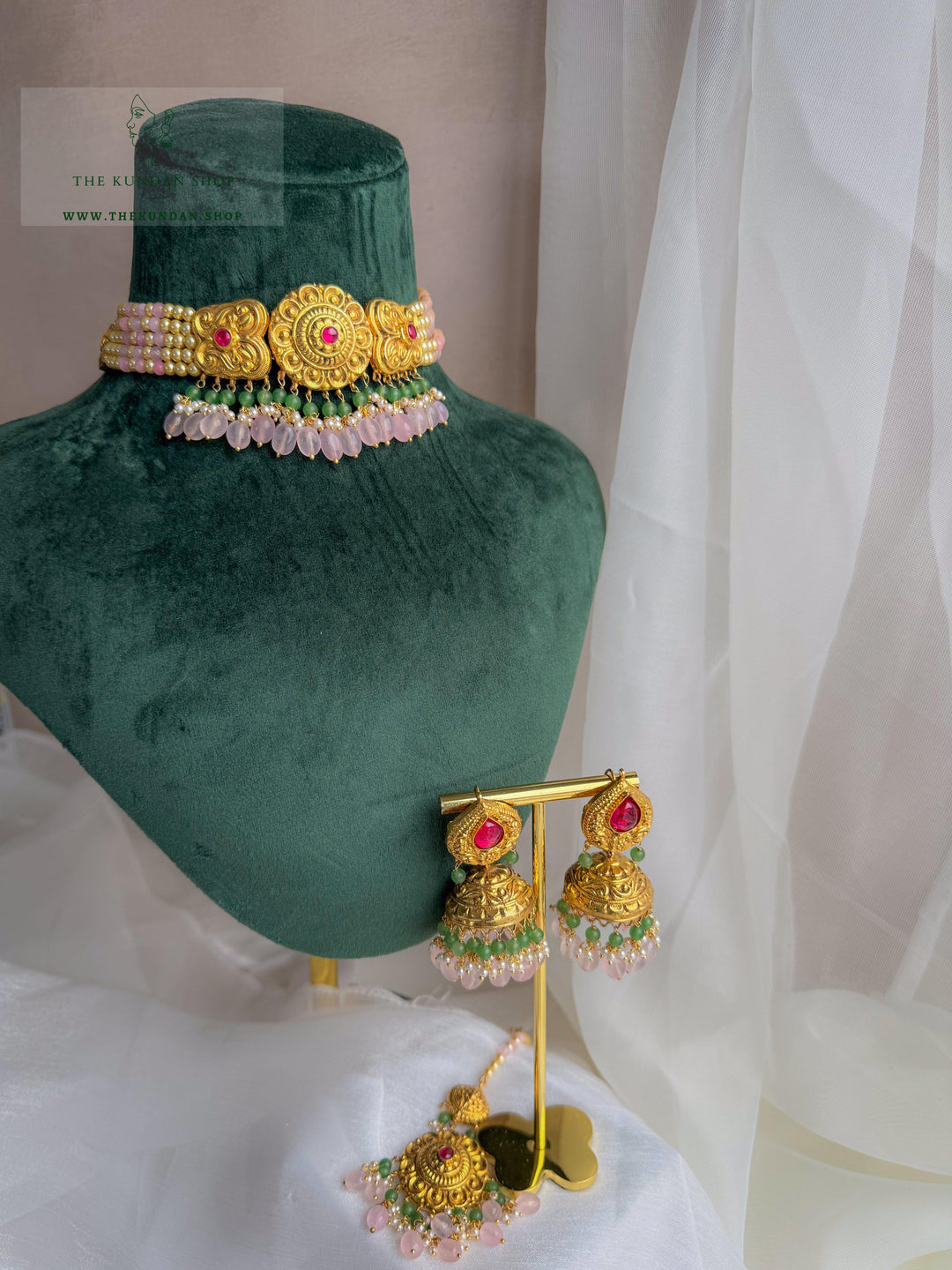 Emerald Blush in Antique Necklace Sets THE KUNDAN SHOP 