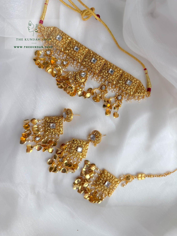 Implicate Pippal Patti in Golden Necklace Sets THE KUNDAN SHOP 