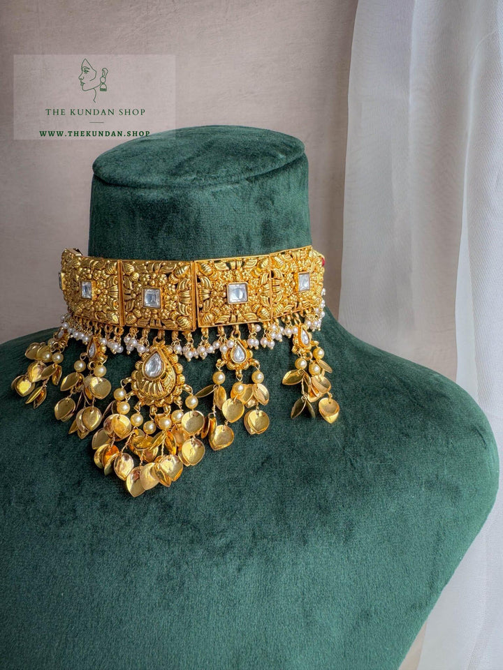 Implicate Pippal Patti in Golden Necklace Sets THE KUNDAN SHOP 