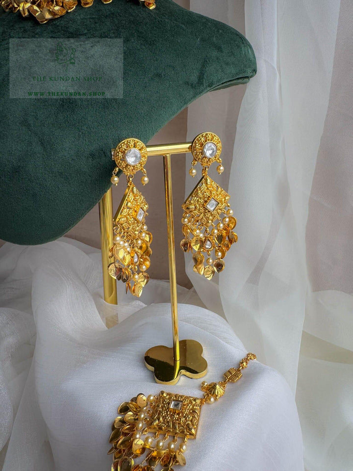 Implicate Pippal Patti in Golden Necklace Sets THE KUNDAN SHOP 