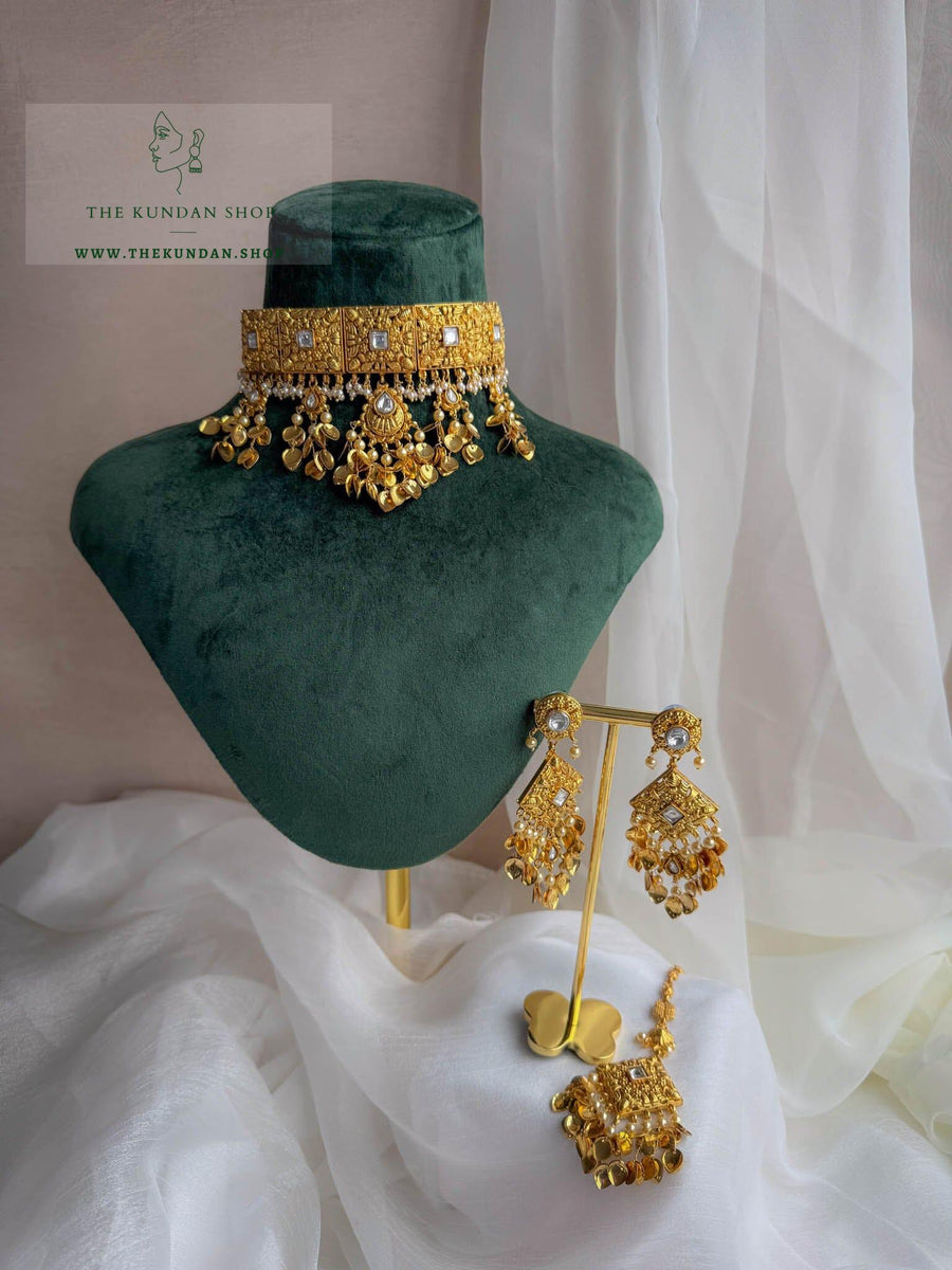 Implicate Pippal Patti in Golden Necklace Sets THE KUNDAN SHOP 