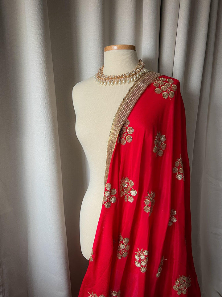 Red Floral Motif Dupatta Dupatta THE KUNDAN SHOP 