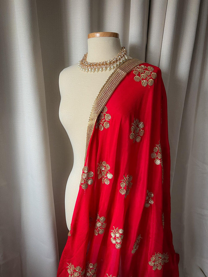 Red Floral Motif Dupatta Dupatta THE KUNDAN SHOP 