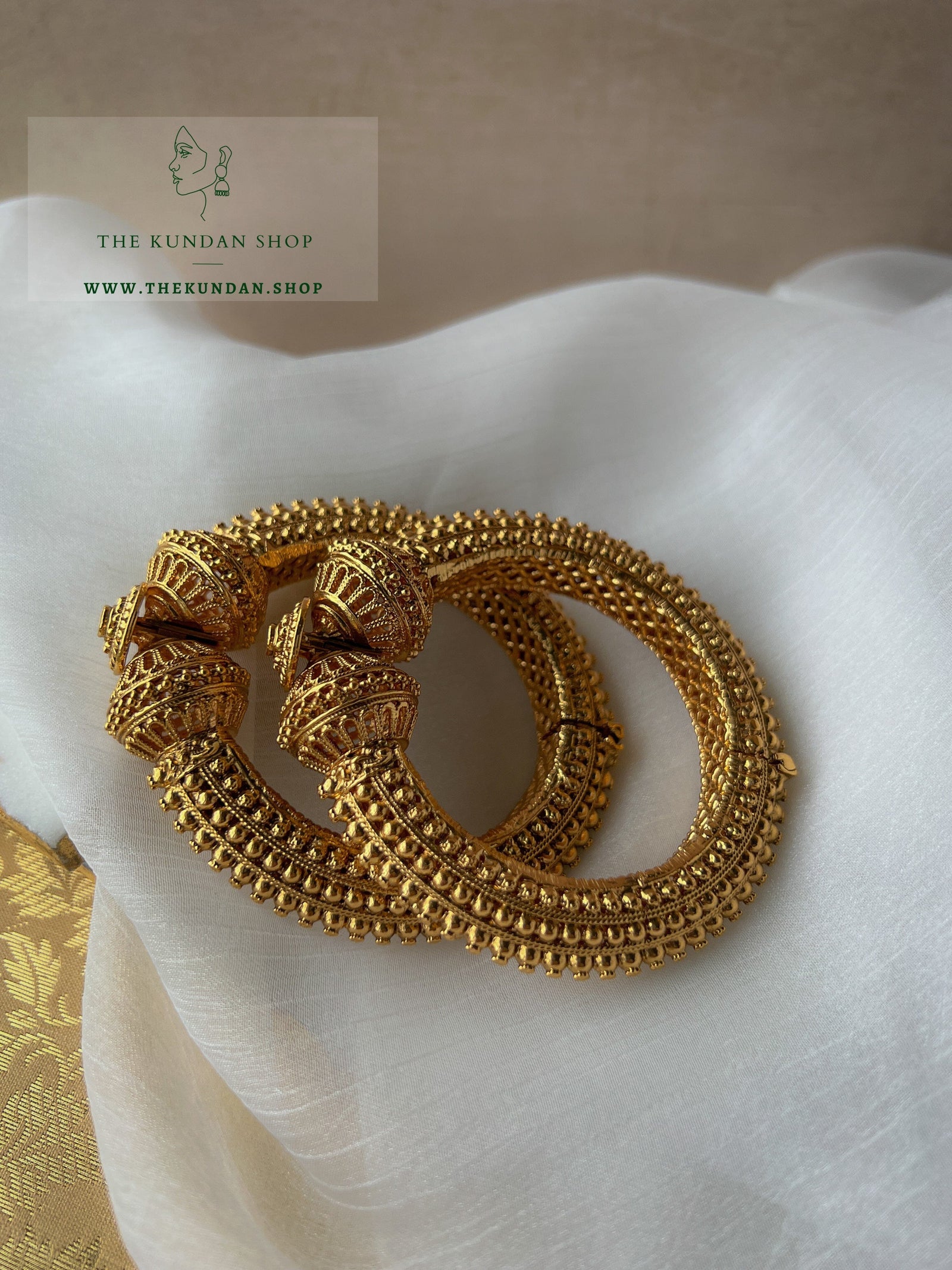 Wonder with Red Kangans Bangles THE KUNDAN SHOP 