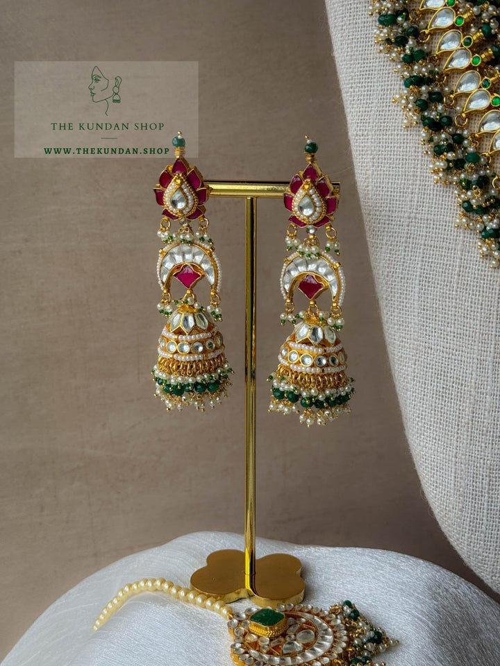 Regal Queen in Kundan Necklace Sets THE KUNDAN SHOP 