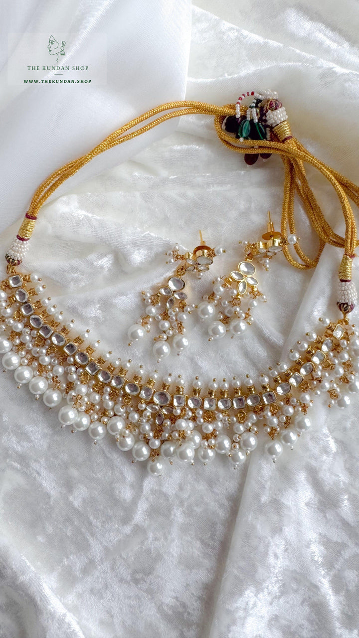 Calm in Pearl Necklace Sets THE KUNDAN SHOP Clear Kundan 