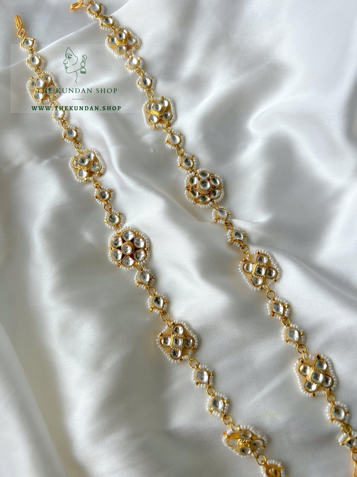 Lessons with Petals - Headband Mathapathi THE KUNDAN SHOP 