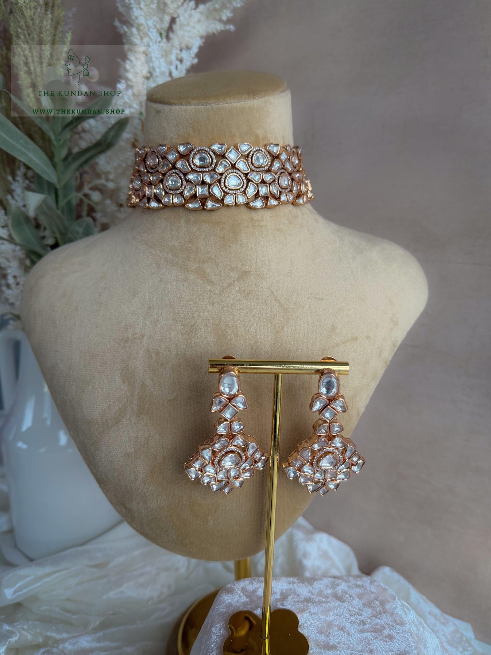 Gentle Flame // Kundan Choker Necklace Sets THE KUNDAN SHOP 