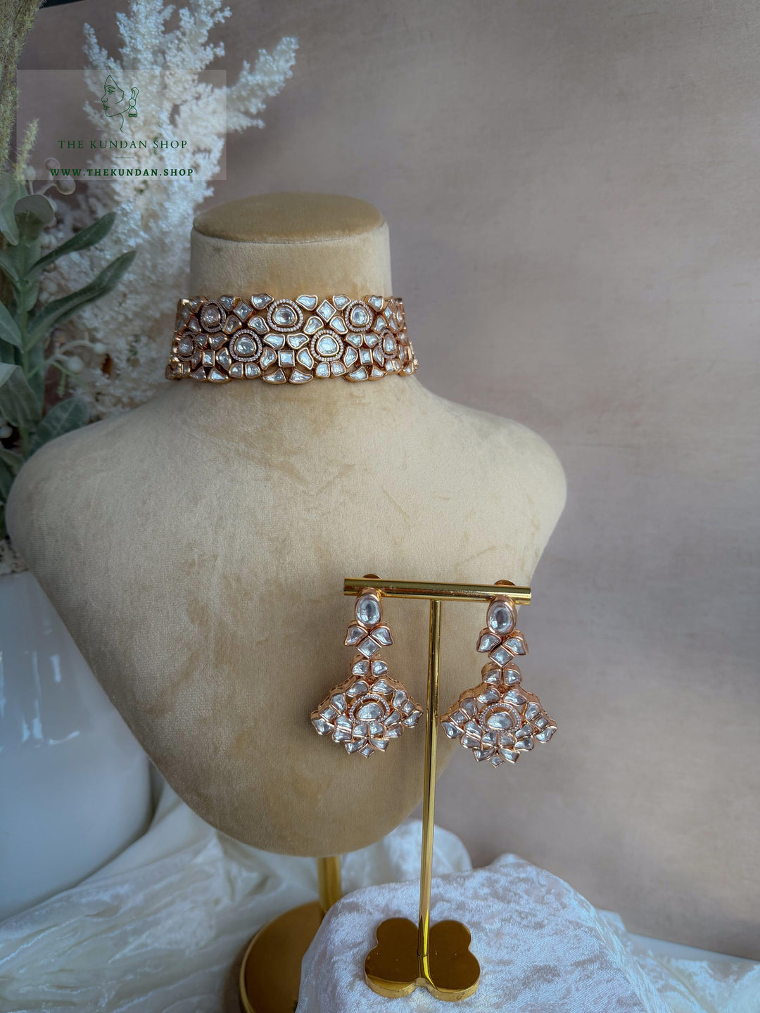 Gentle Flame // Kundan Choker Necklace Sets THE KUNDAN SHOP 