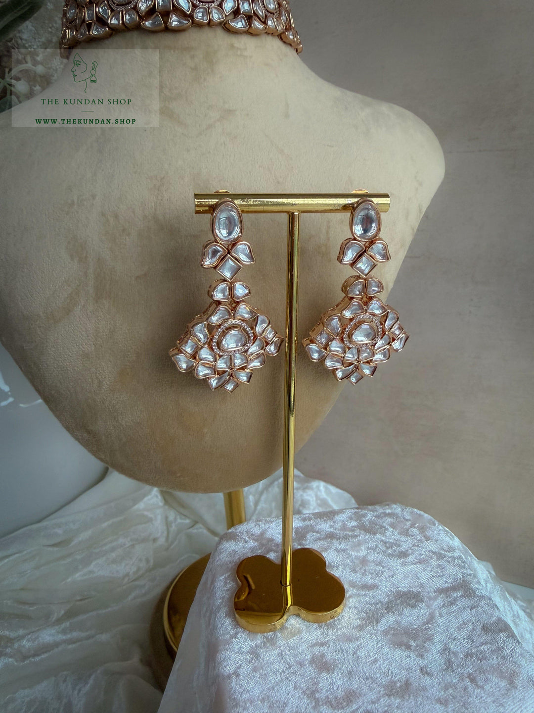 Gentle Flame // Kundan Choker Necklace Sets THE KUNDAN SHOP 