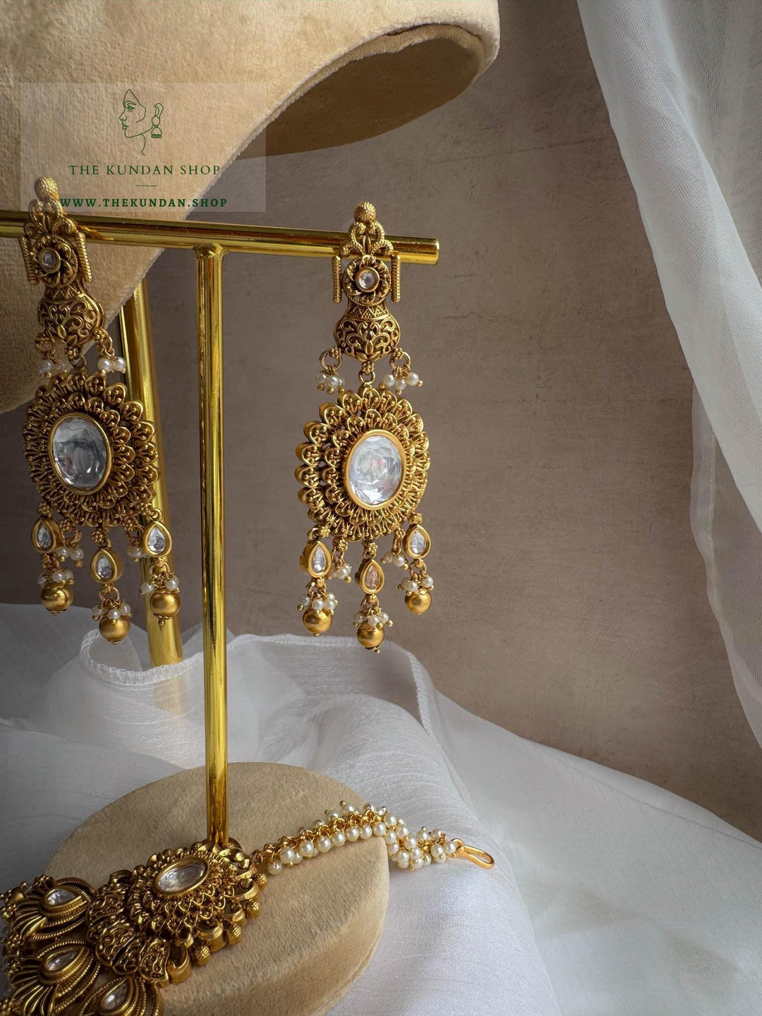 Overpowering in Antique Necklace Sets THE KUNDAN SHOP 