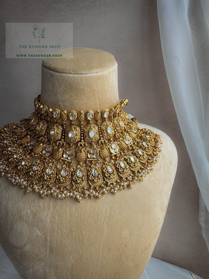 Overpowering in Antique Necklace Sets THE KUNDAN SHOP 