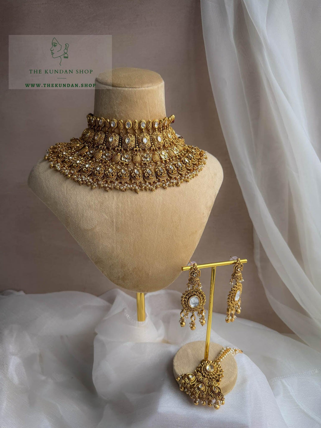 Overpowering in Antique Necklace Sets THE KUNDAN SHOP 