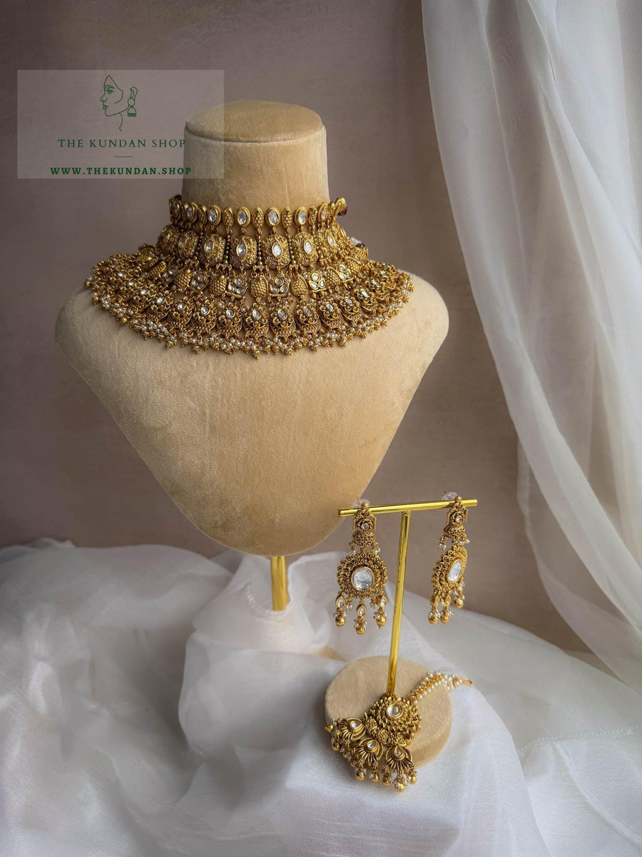 Overpowering in Antique Necklace Sets THE KUNDAN SHOP 