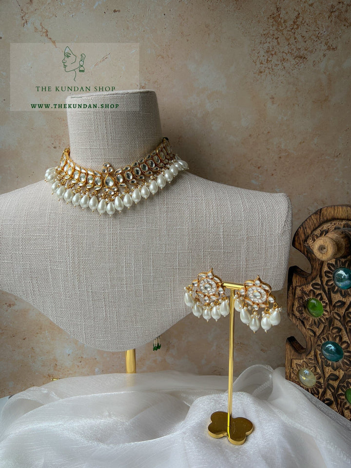 Naive in Pearl & Kundan Necklace Sets THE KUNDAN SHOP 