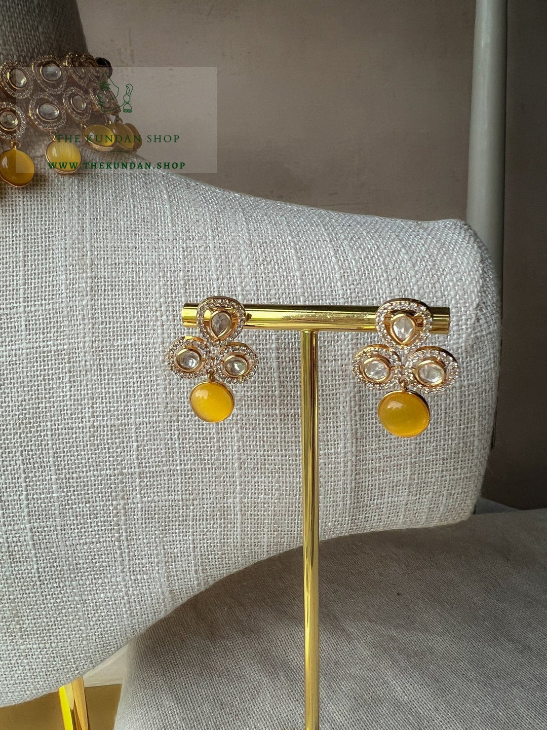 Idol in Yellow Necklace Sets THE KUNDAN SHOP 