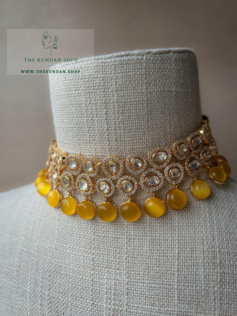 Idol in Yellow Necklace Sets THE KUNDAN SHOP 