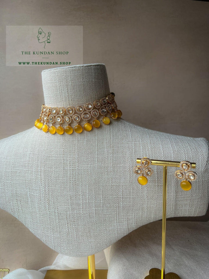 Idol in Yellow Necklace Sets THE KUNDAN SHOP 