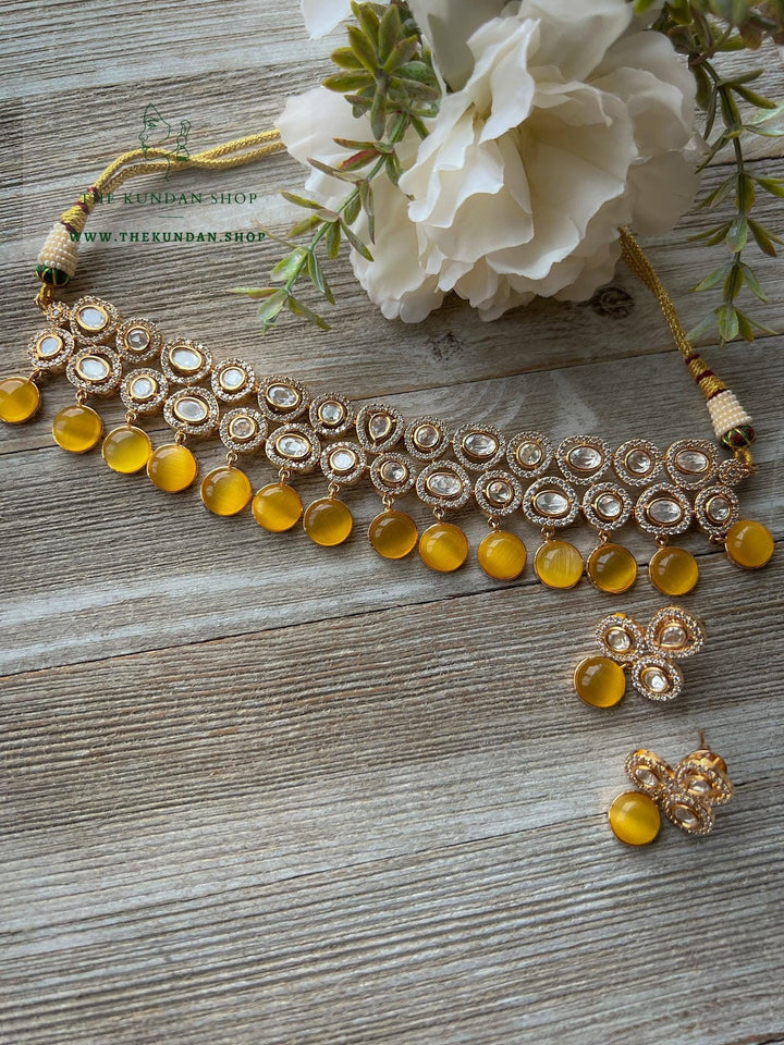 Idol in Yellow Necklace Sets THE KUNDAN SHOP 