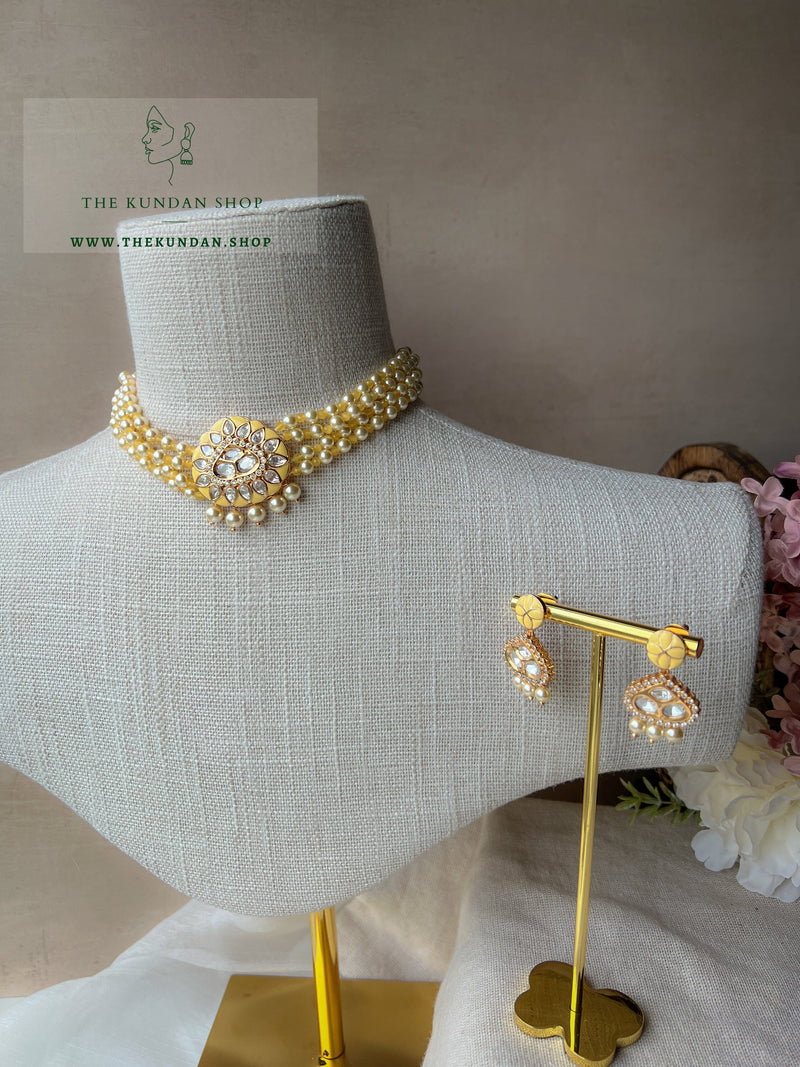 Thoughtful in Yellow Necklace Sets THE KUNDAN SHOP 
