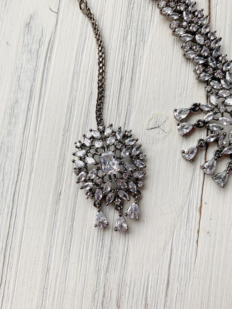 Captivate in Black Necklace Sets THE KUNDAN SHOP 