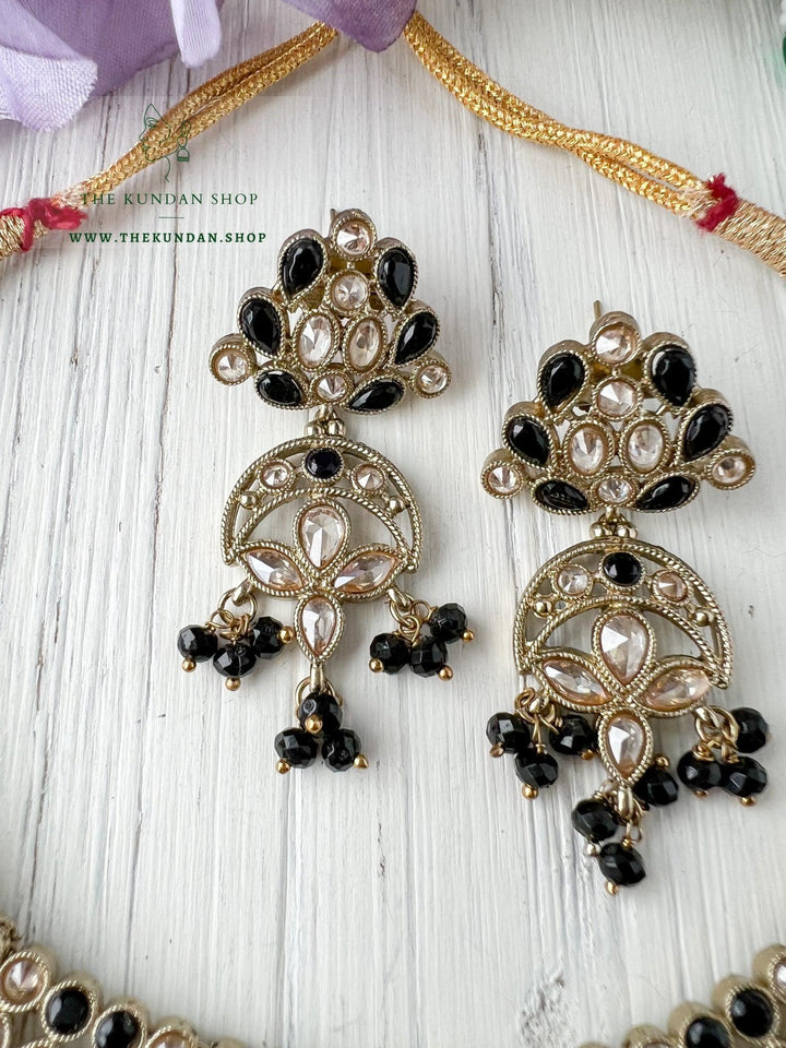 Sensitive in Black Necklace Sets THE KUNDAN SHOP 