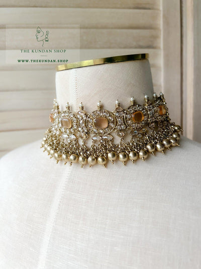 Temptation in Gold Necklace Sets THE KUNDAN SHOP 