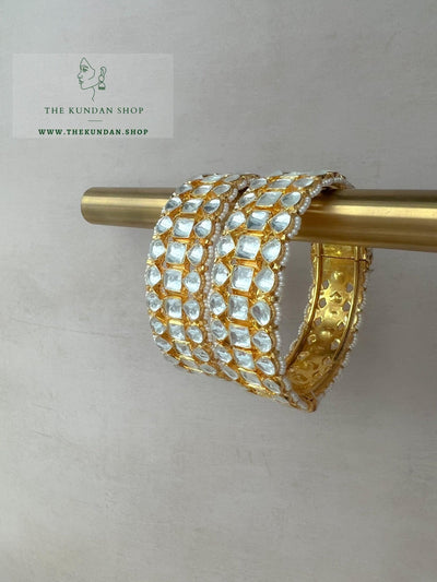 Blended with Kundan Bangles THE KUNDAN SHOP 