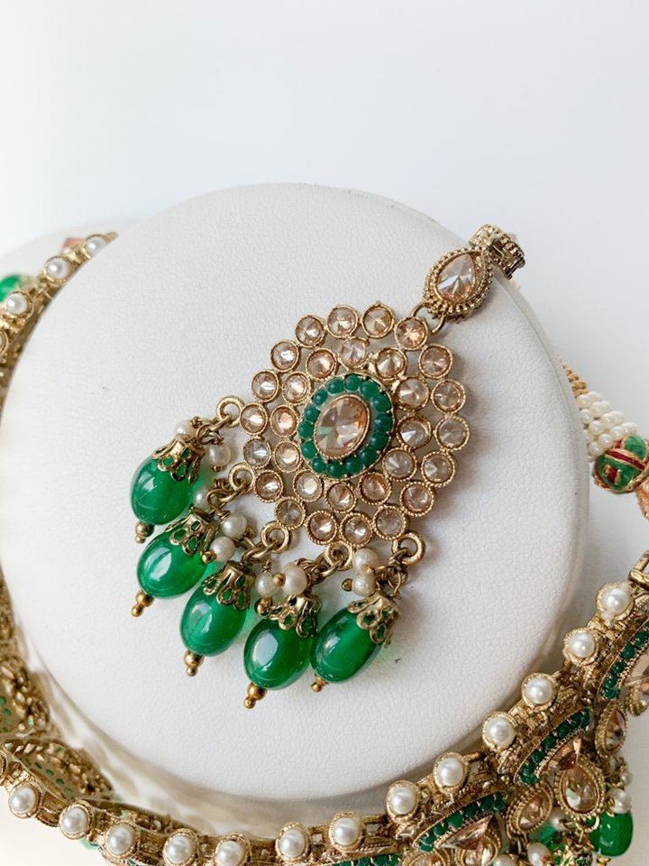 Divert in Emerald Necklace Sets THE KUNDAN SHOP 