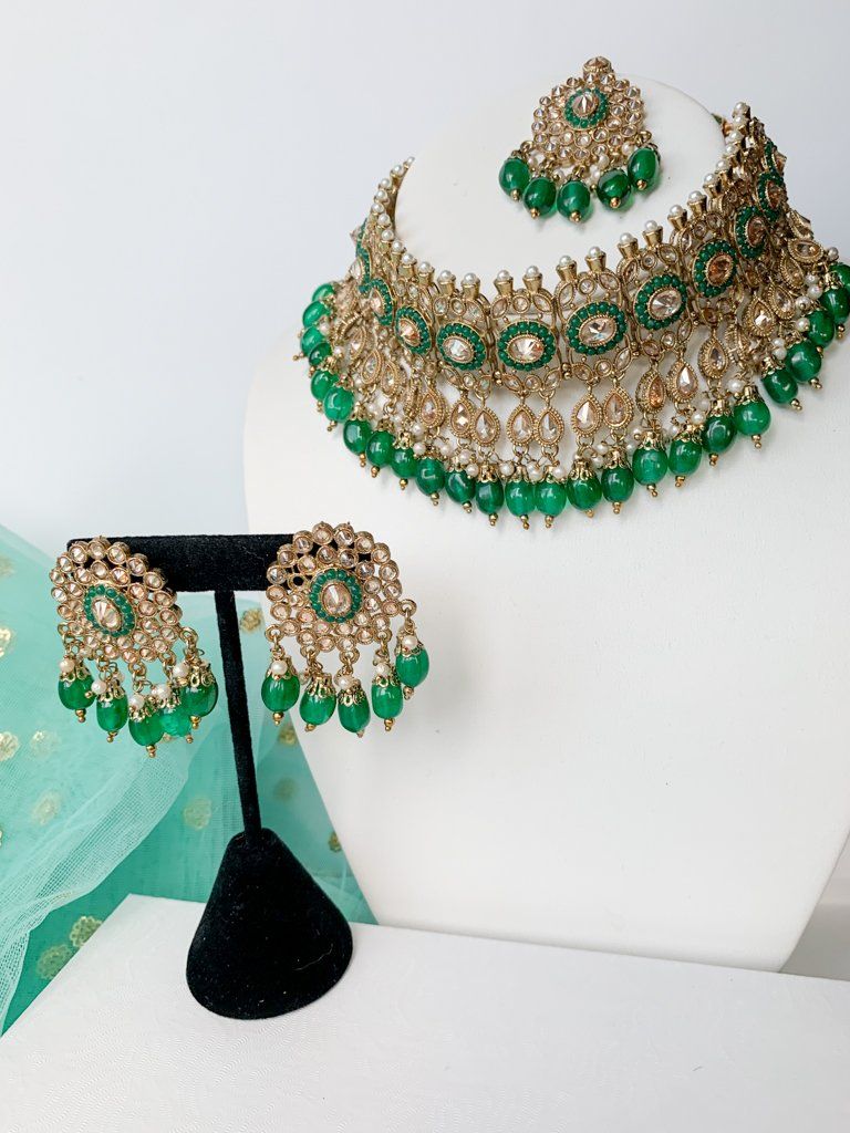 Divert in Emerald Necklace Sets THE KUNDAN SHOP 