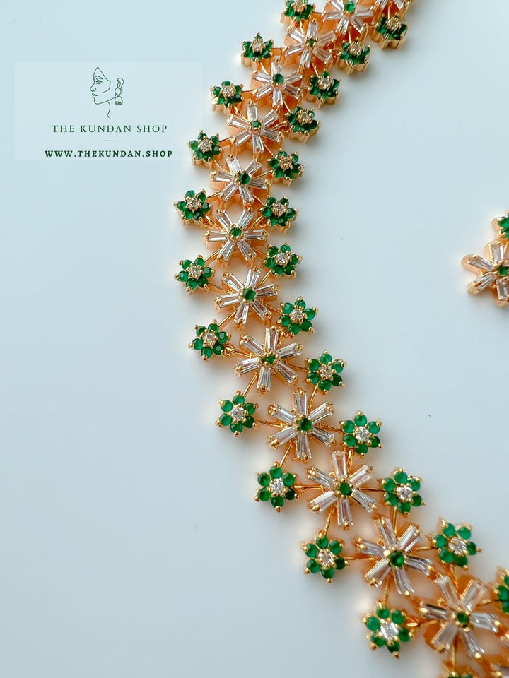 Undeniable in Gold &amp; Emerald Necklace Sets THE KUNDAN SHOP 