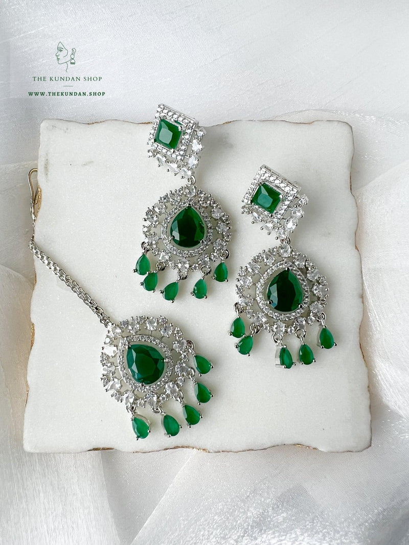 Wander in Silver and Emerald Earrings + Tikka THE KUNDAN SHOP 