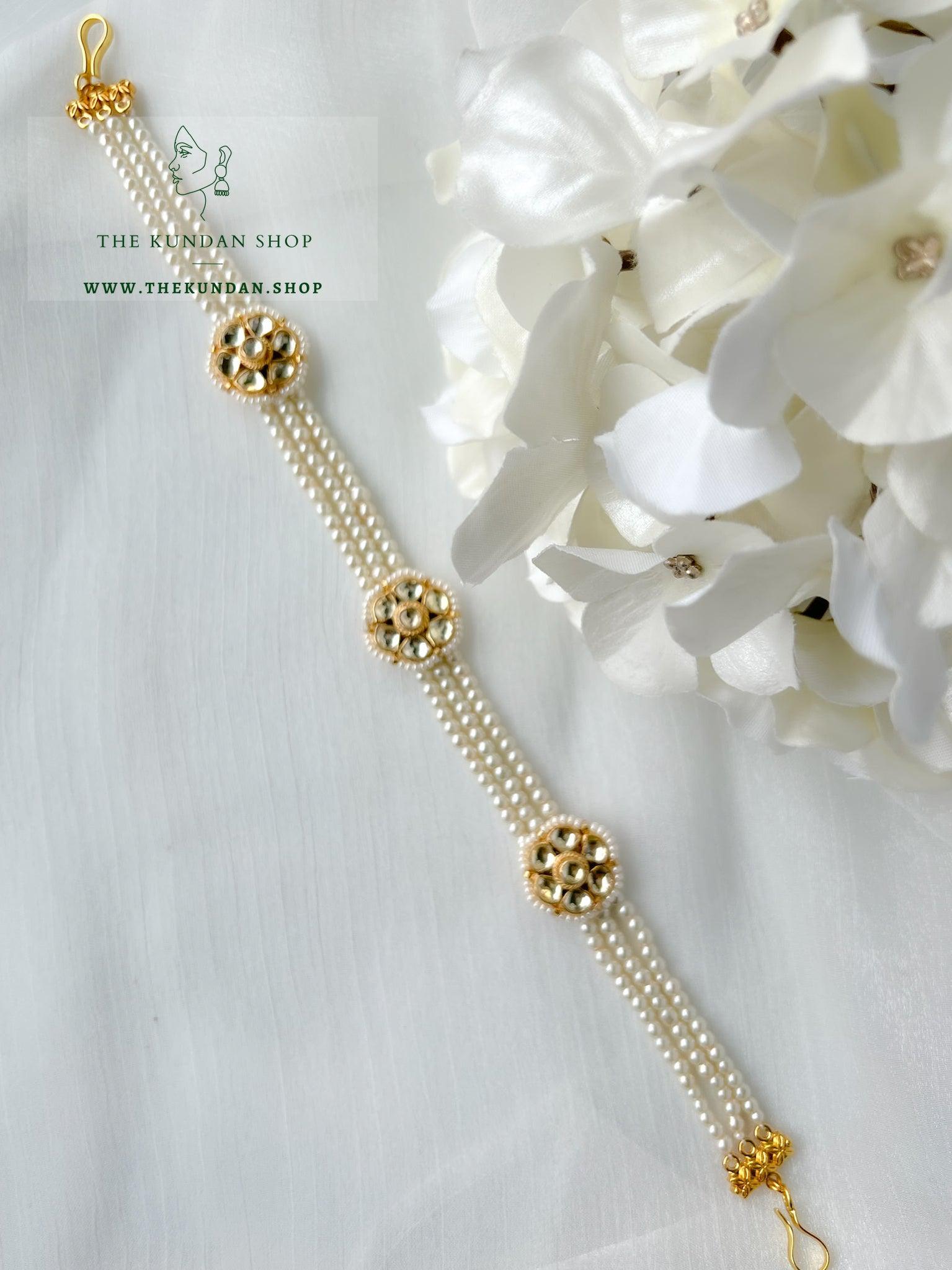 Floral Pearls - Headband Mathapathi THE KUNDAN SHOP 